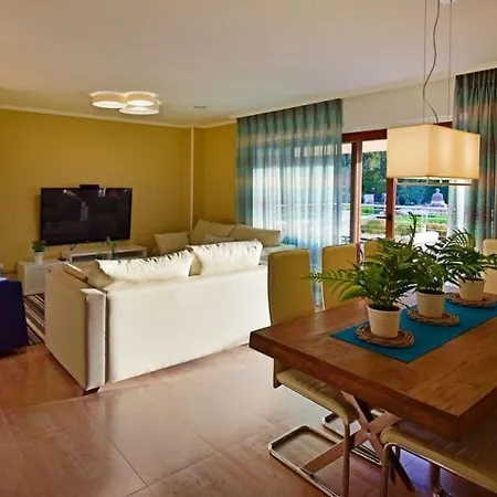 Sleeps 7 Pool Vakantiehuis