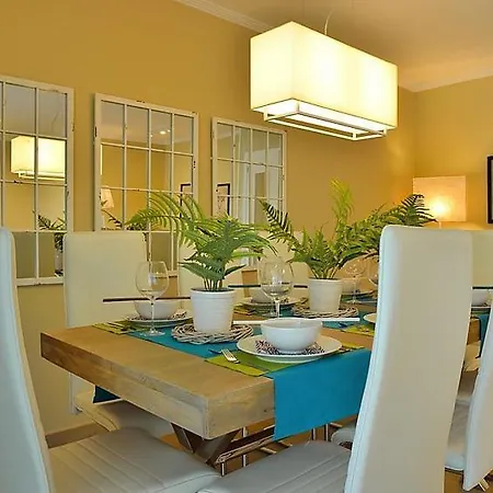 Sleeps 7 Pool Vakantiehuis *