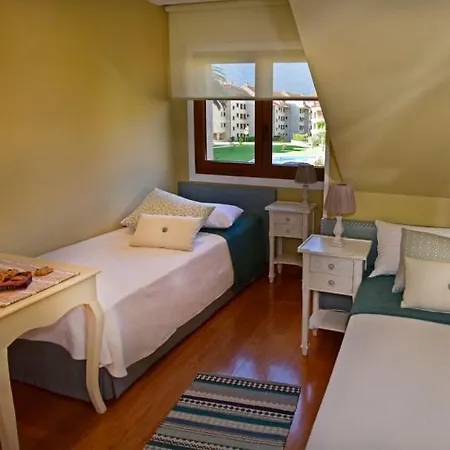 Sleeps 7 Pool Vakantiehuis